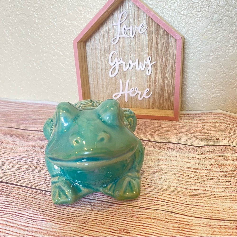 Frog Green scroll work ceramic frog